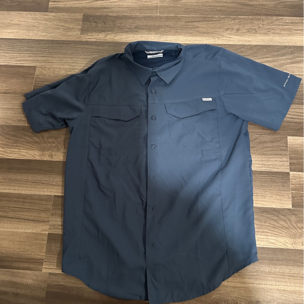 Columbia Gray Blue Lightweight Omni Shade button down shirt S